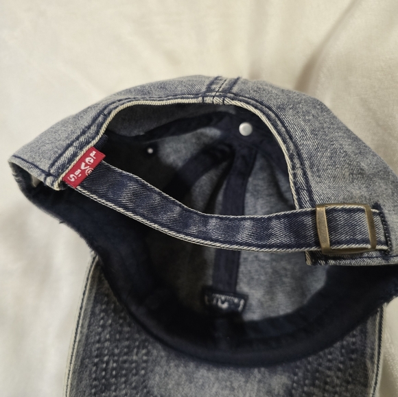 Levi's jean denim adjustable hat - Picture 10 of 10
